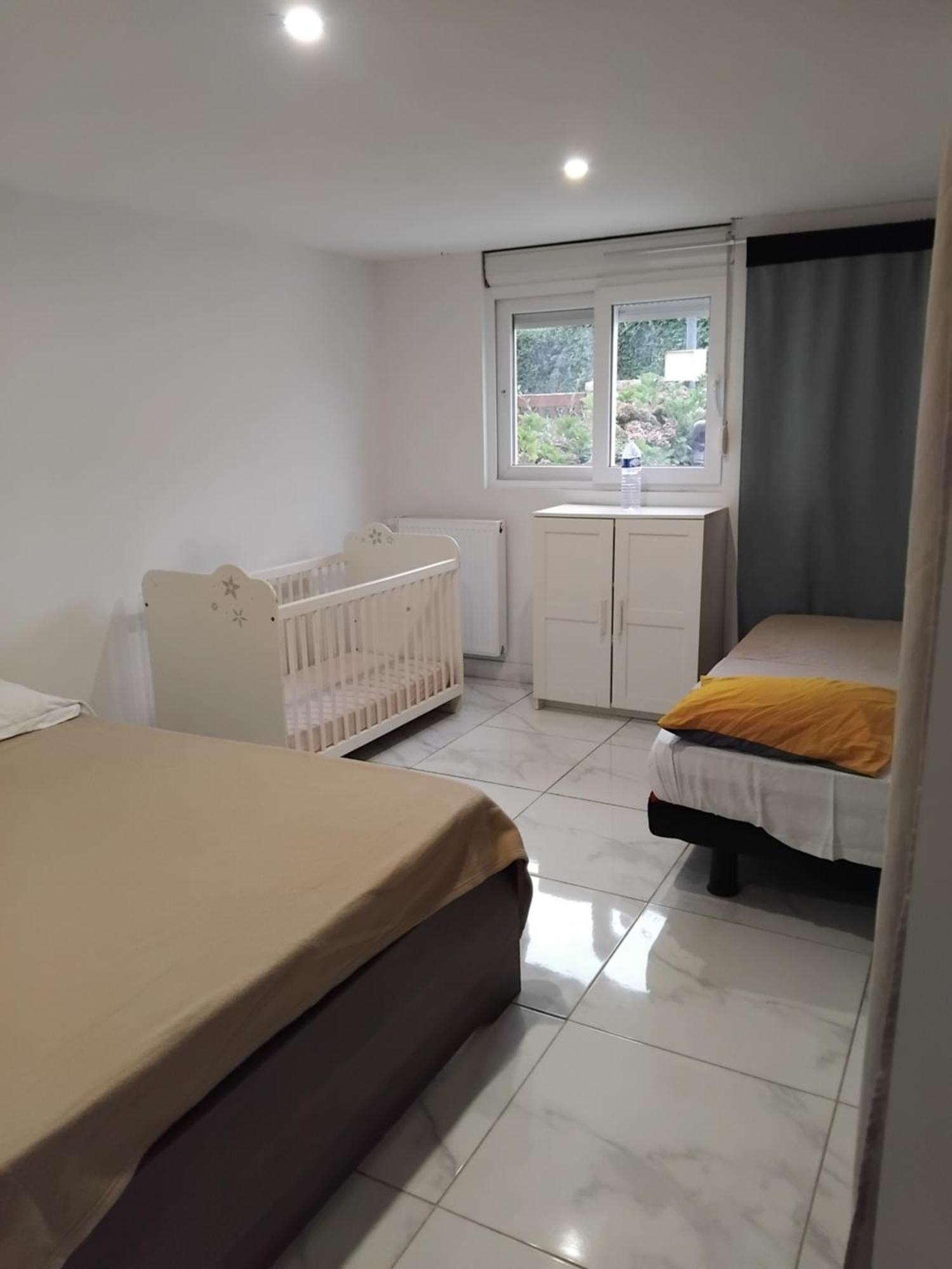 Appartement Disponible Vendredi , Samedi Et Dimanche Matin Chantepie Luaran gambar